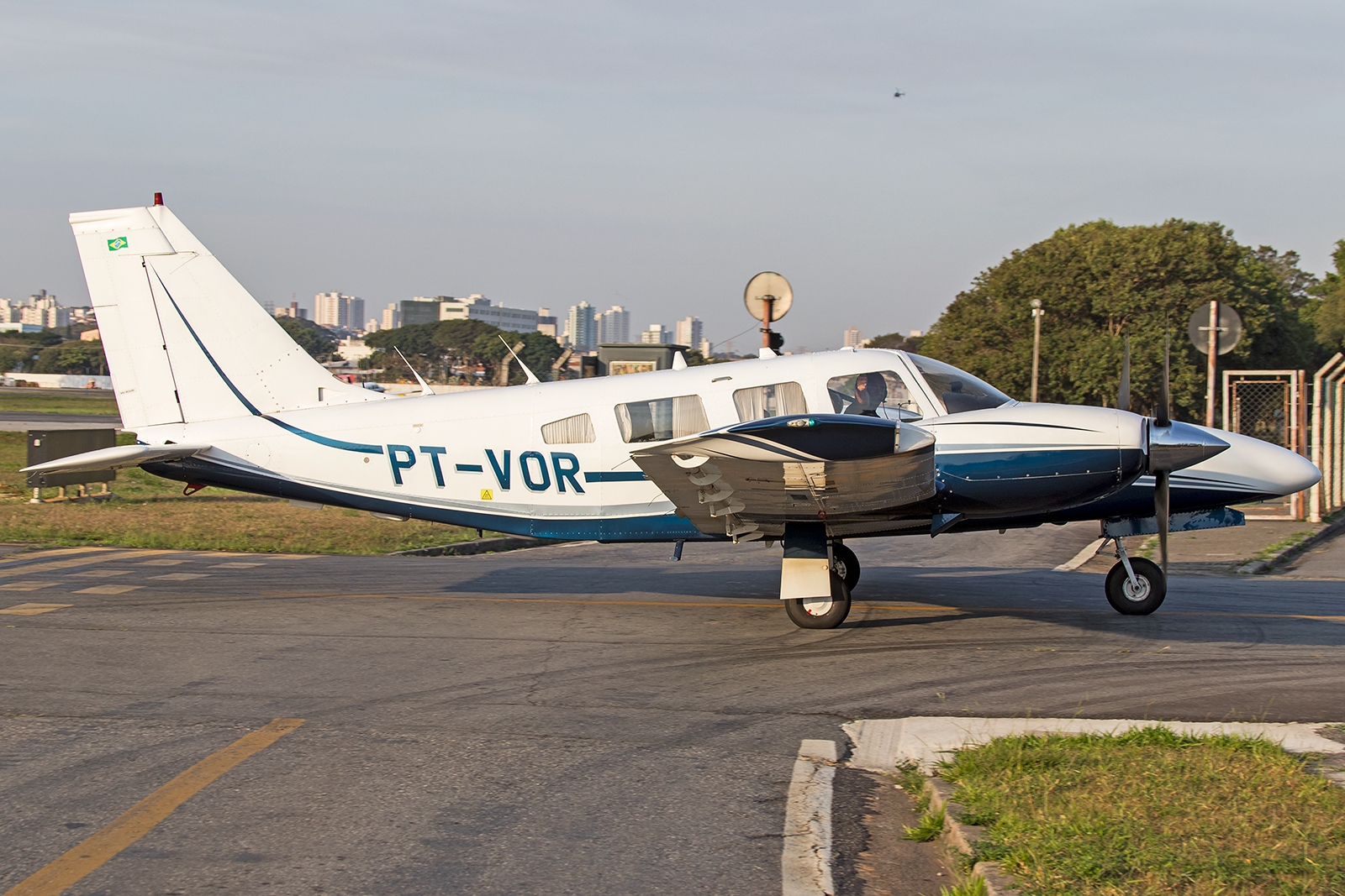 PT-VOR - Embraer EMB-810C Seneca II