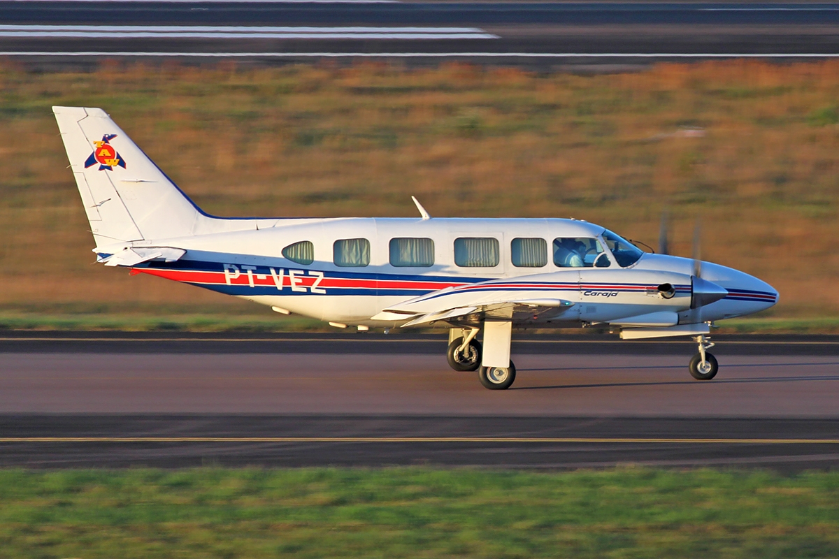 PT-VEZ - Embraer 820C Caraja