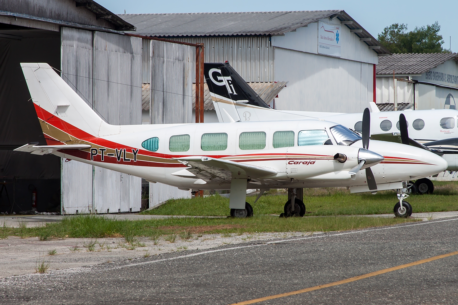 PT-VLY - Embraer EMB-821 Carajá