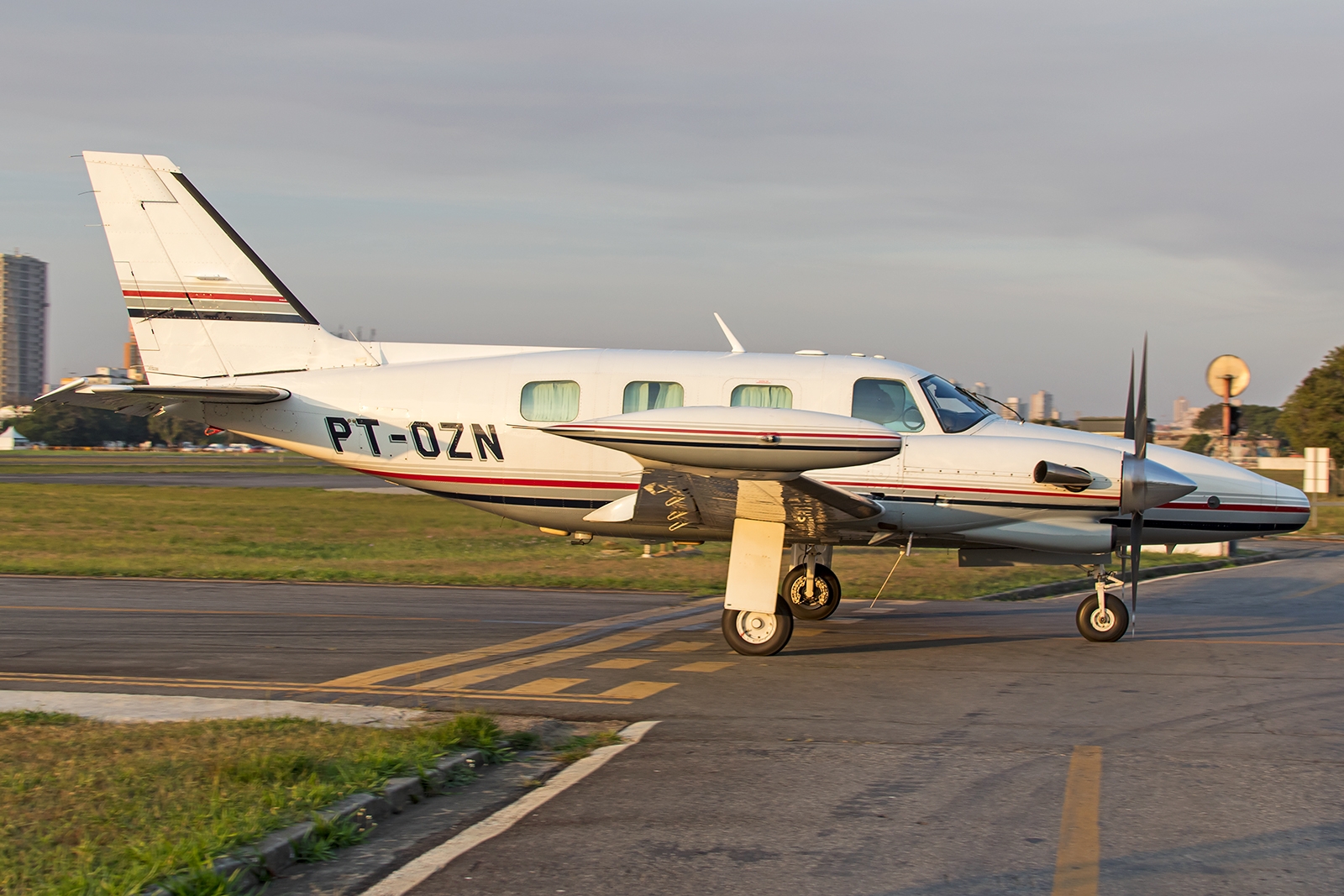 PT-OZN - Piper PA-31T1 Cheyenne I