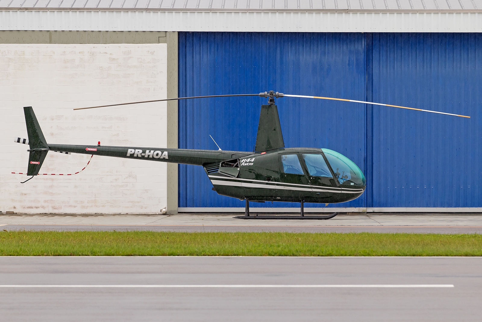 PR-HOA - Robinson R44 Astro