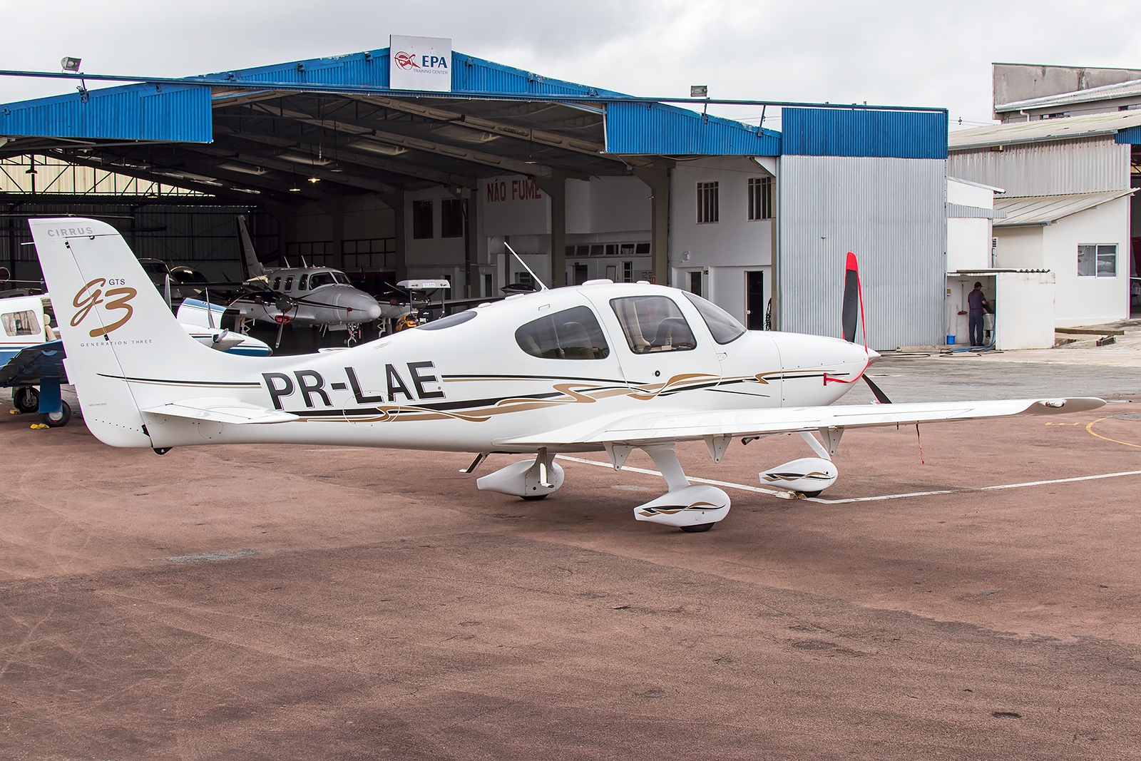 PR-LAE - Cirrus SR22