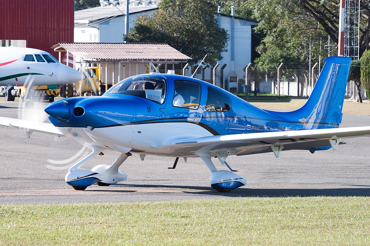 PR-LZQ - Cirrus SR22T-GTS Platinum