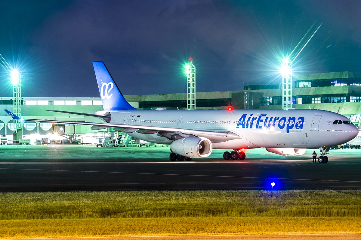 EC-MHL - Airbus A330-300