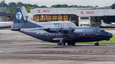 UR-CGV - Antonov AN-12