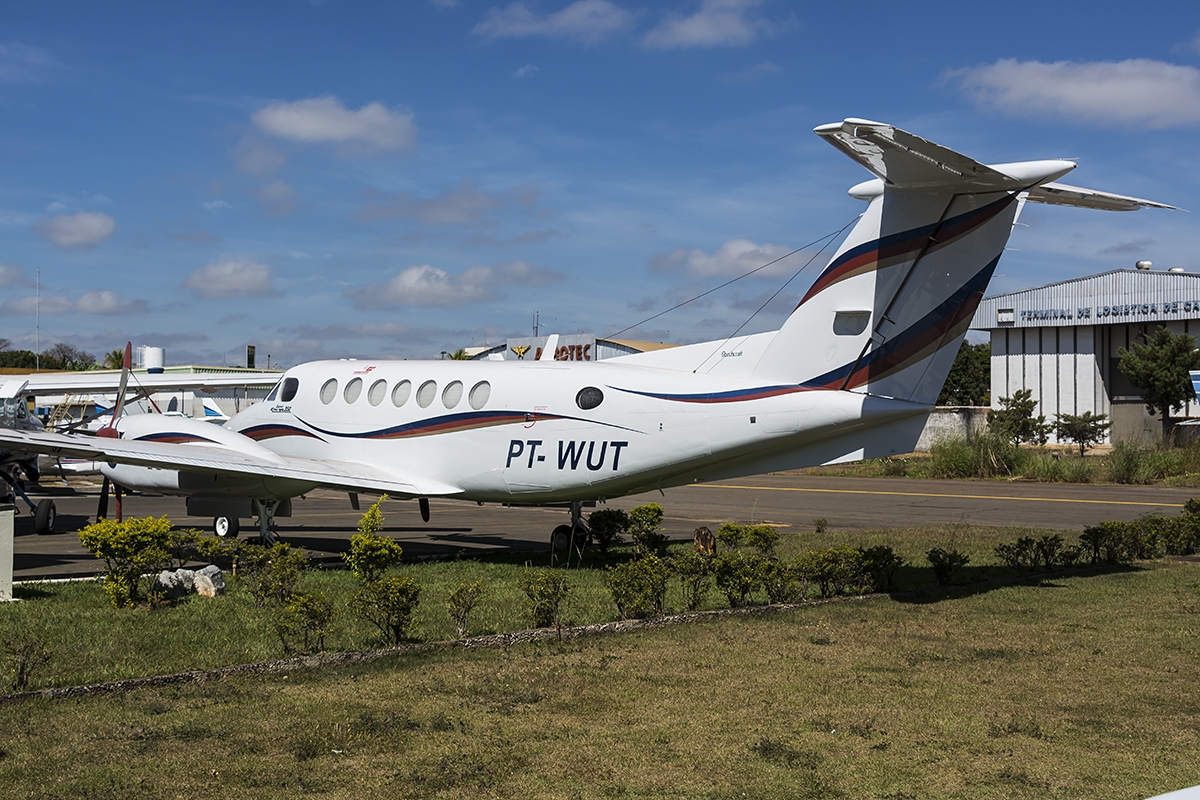 PT-WUT - Beechcraft King Air 300