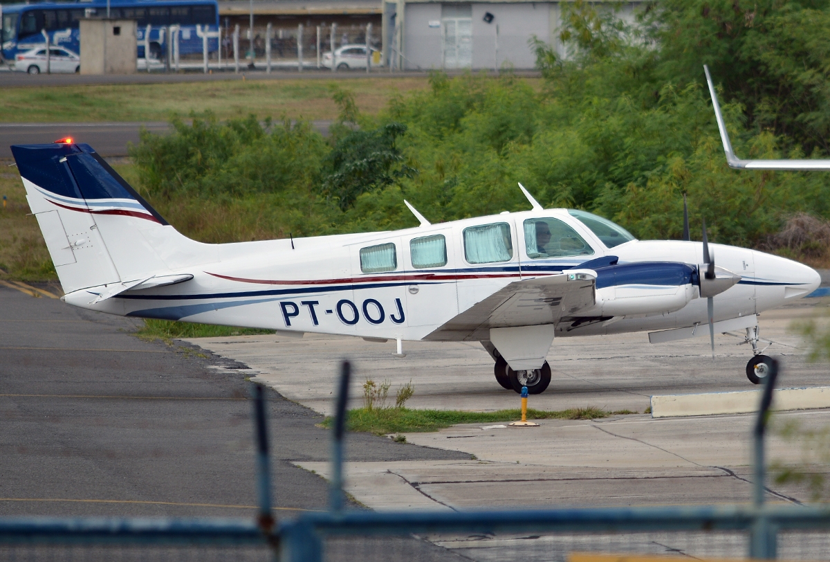 PT-OOJ - Beechcraft 58 Baron