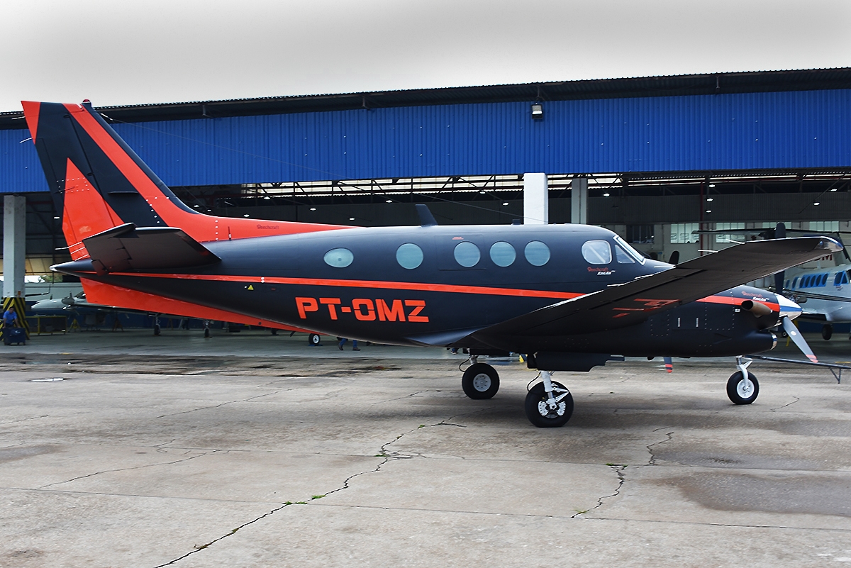 PT-OMZ - Beechcraft C90A King Air