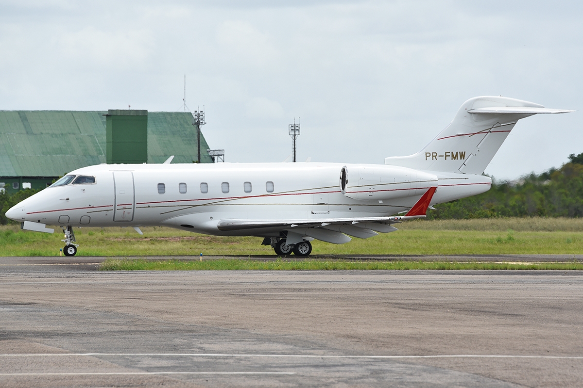 PR-FMW - Bombardier BD-100-1A10 Challenger 300