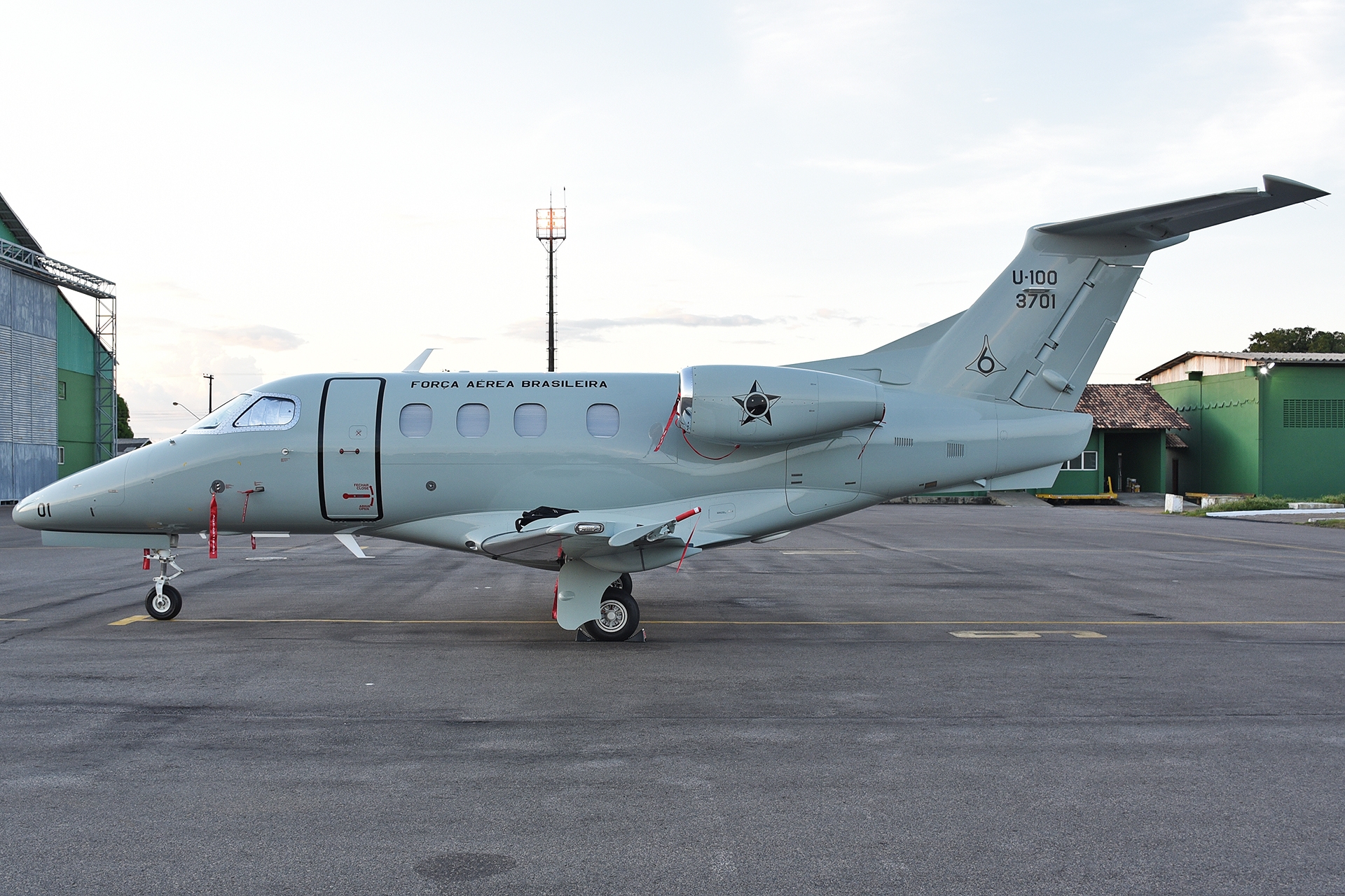 FAB3701 - Embraer EMB-500 Phenom 100EV