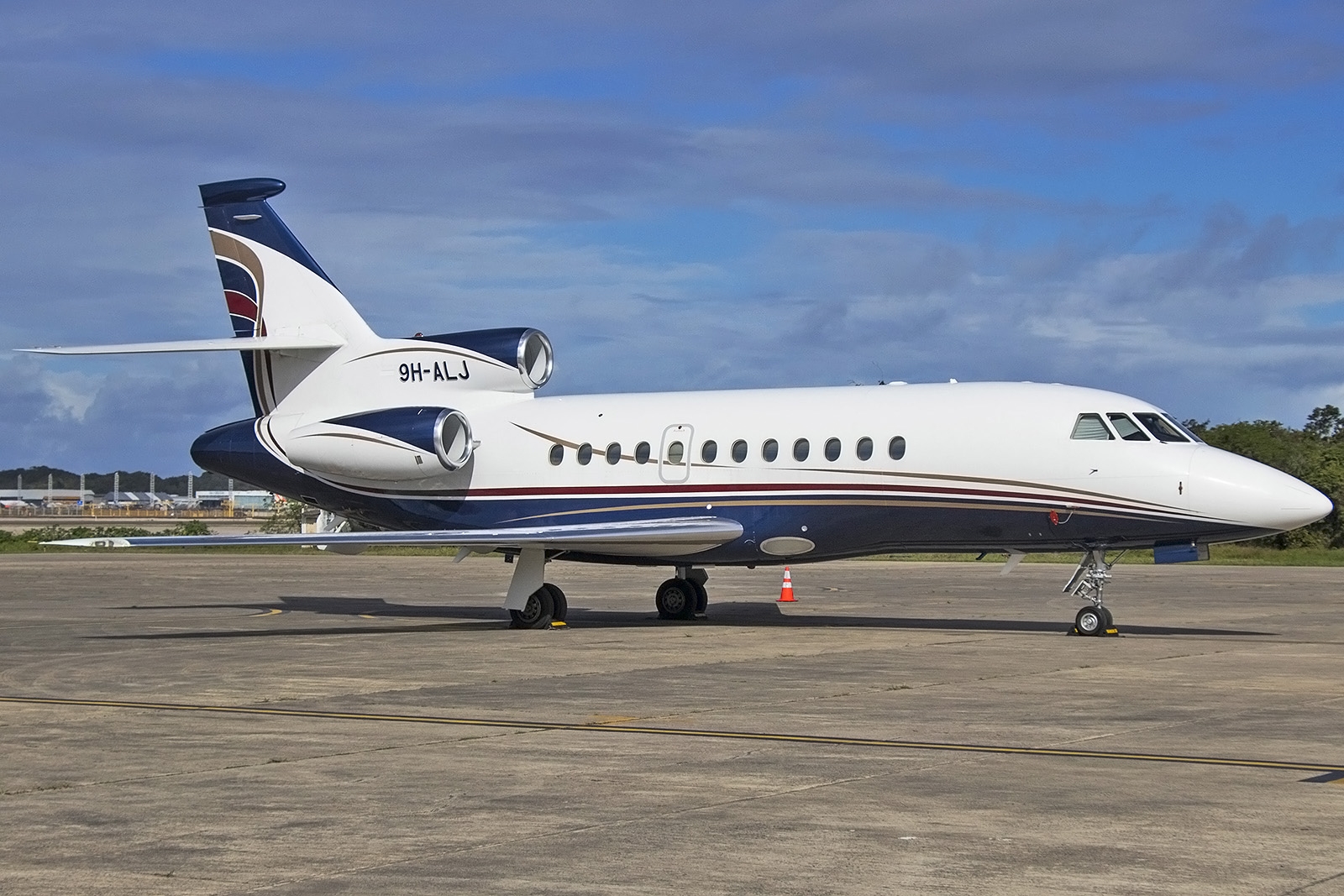 9H-ALJ - Dassault Falcon 900EX