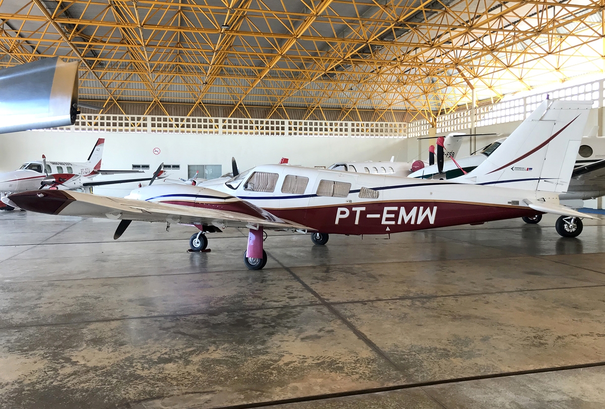 PT-EMW - Embraer EMB-810C Seneca II