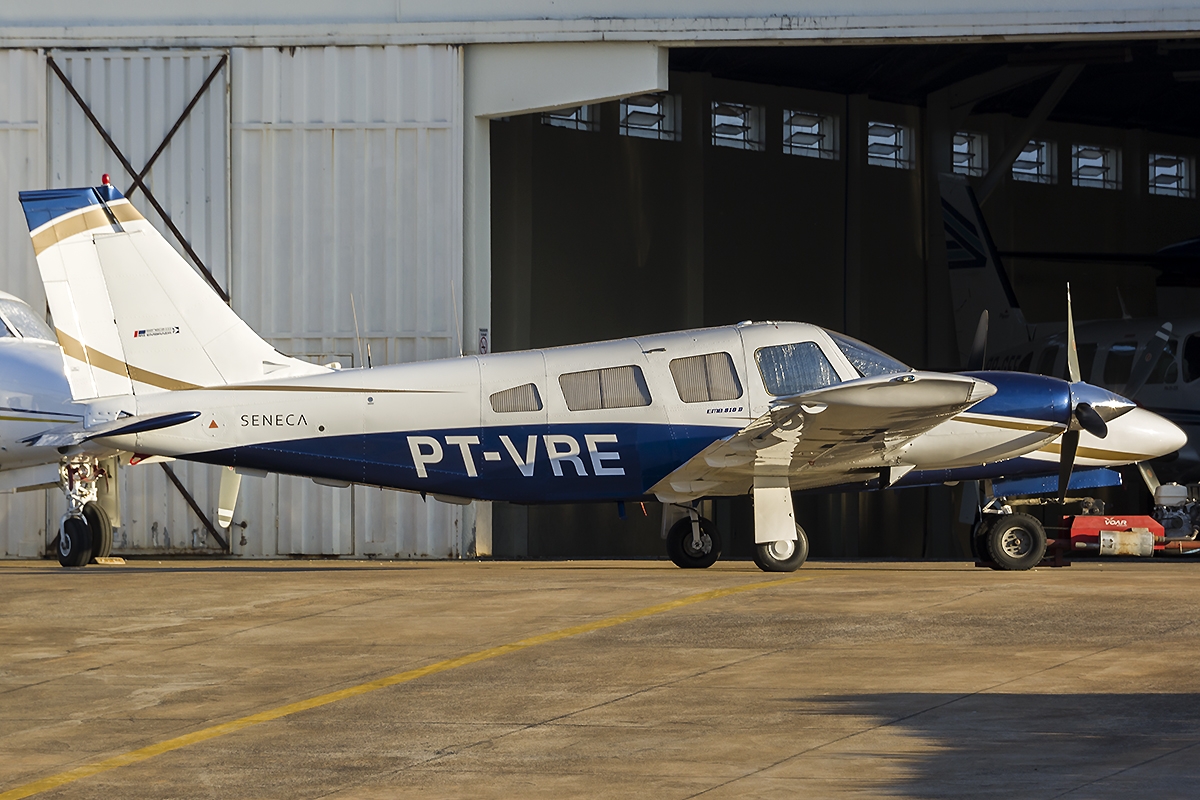 PT-VRE - Embraer EMB-810D Seneca III