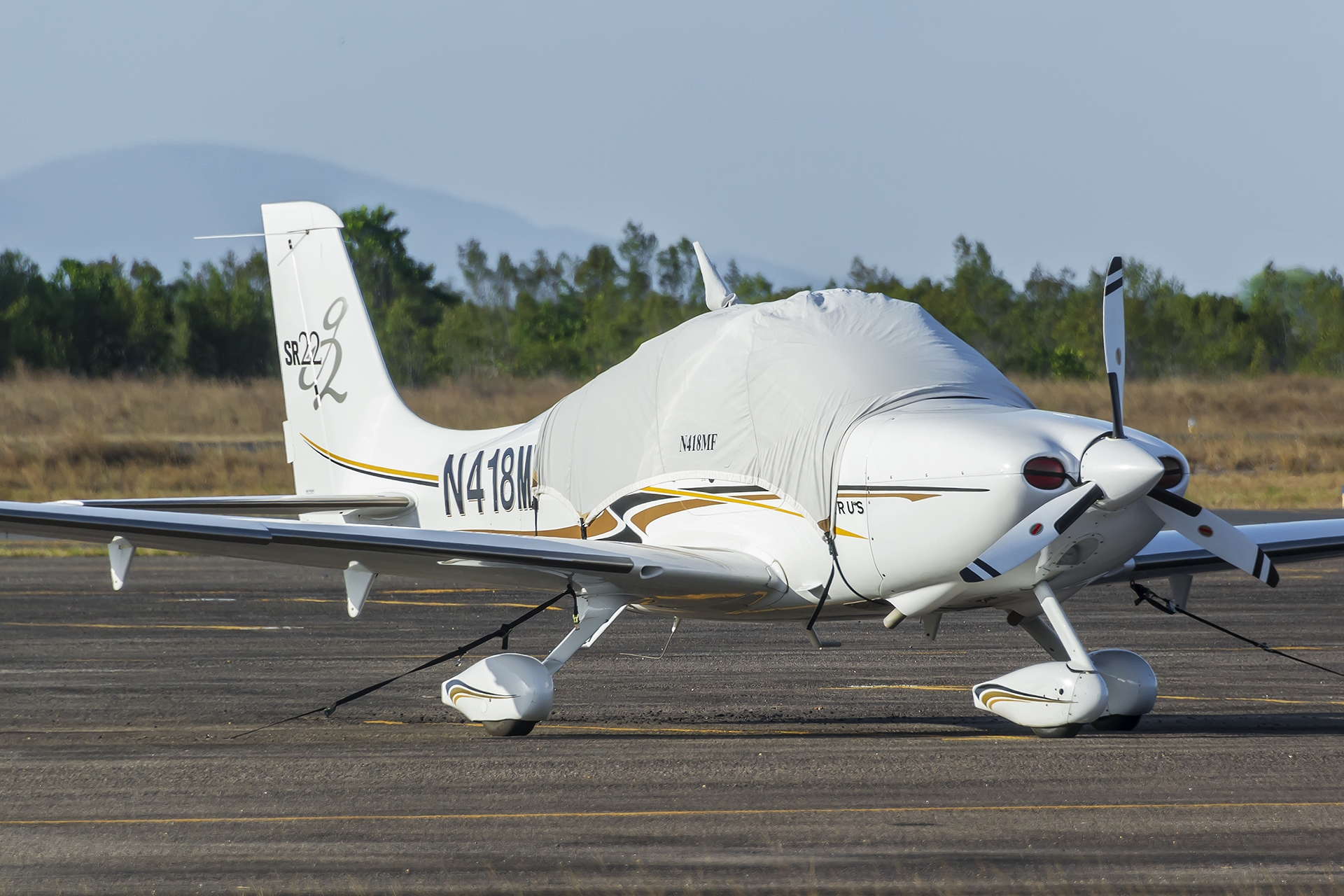 N418MF - Cirrus SR22