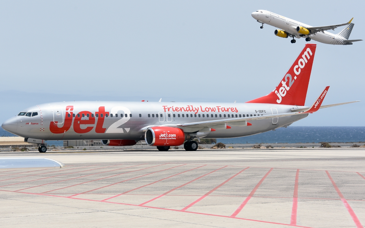 G-GDFC - Boeing 737-8K2
