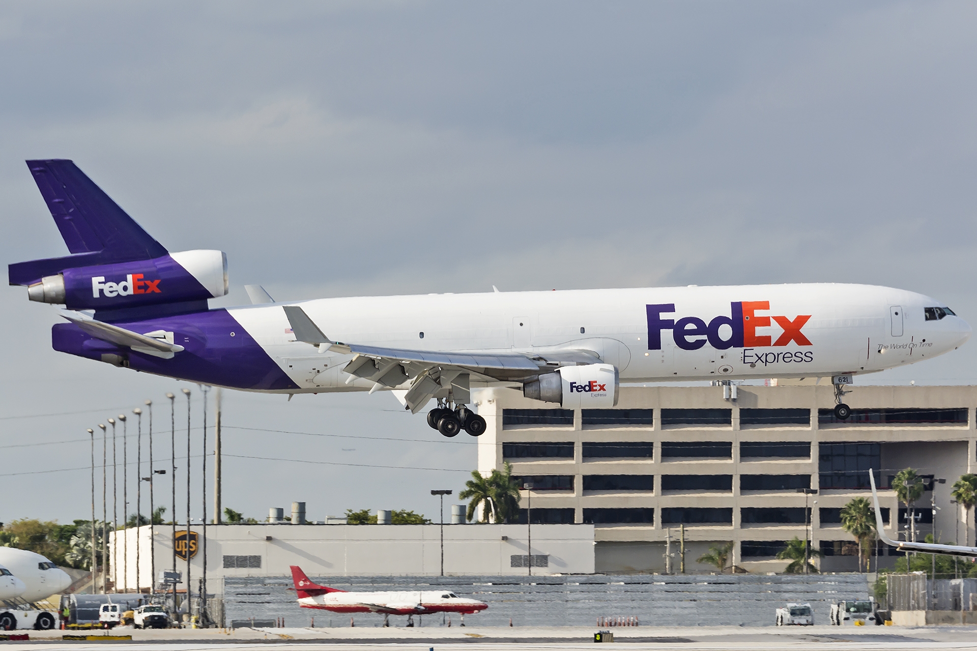 N621FE - McDonnell Douglas MD-11(F)